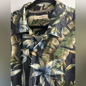 Tommy Bahama Men's Tropical Button Down 100% Silk Short Sleeve